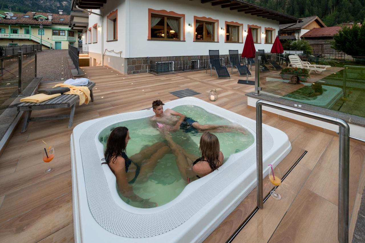 Albergo Contrin Campitello di Fassa Exteriör bild